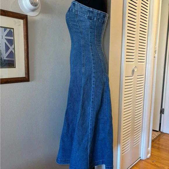 GAP Blue Strapless Denim Dress - Picture 2 of 4